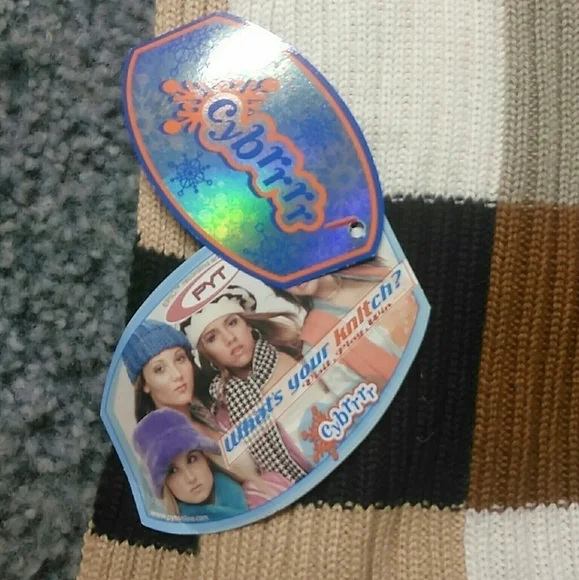 cybrrrr Knit Scarf 76 x 13 - Picture 6 of 6